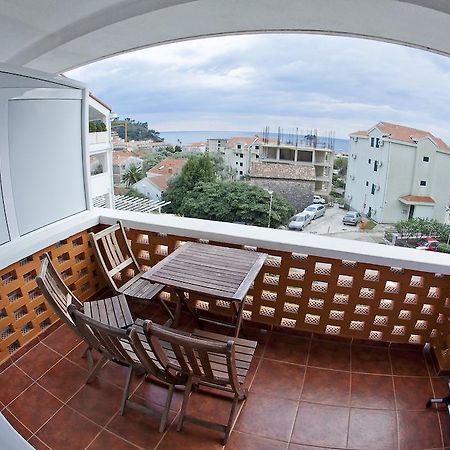 Apartments Mandarina Garden Petrovac Rum bild