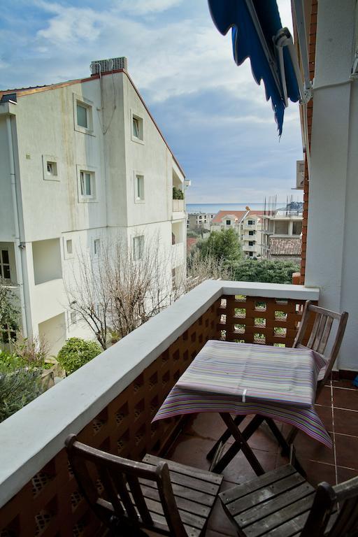 Apartments Mandarina Garden Petrovac Rum bild