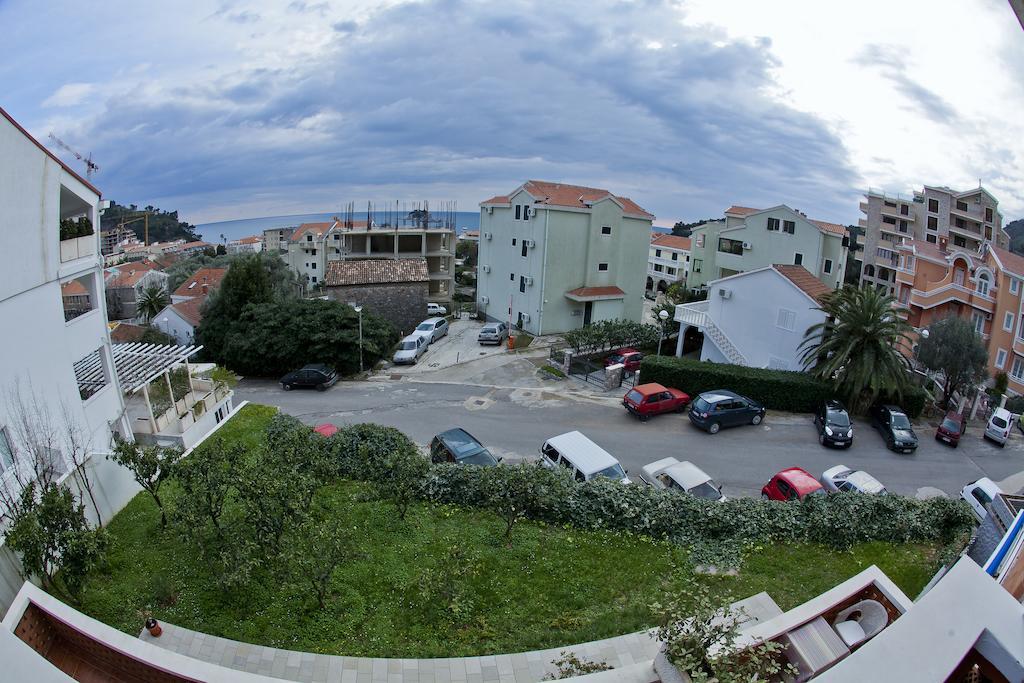Apartments Mandarina Garden Petrovac Exteriör bild