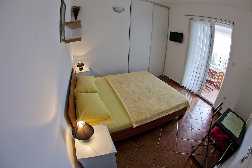Apartments Mandarina Garden Petrovac Rum bild