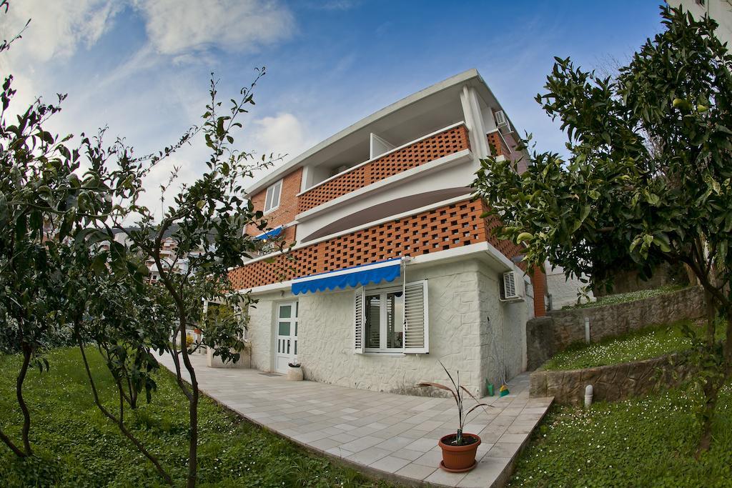 Apartments Mandarina Garden Petrovac Exteriör bild